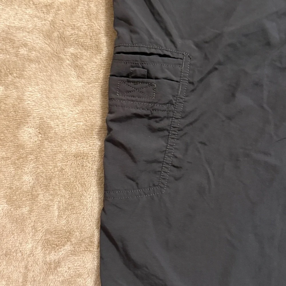The North Face Mens Grey Nylon Hiking Cargo Shorts Size 38